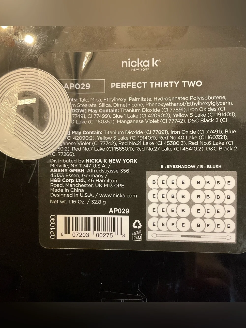 NWT Nicka K New York Perfect 32 colors eyeshadow & blush palette